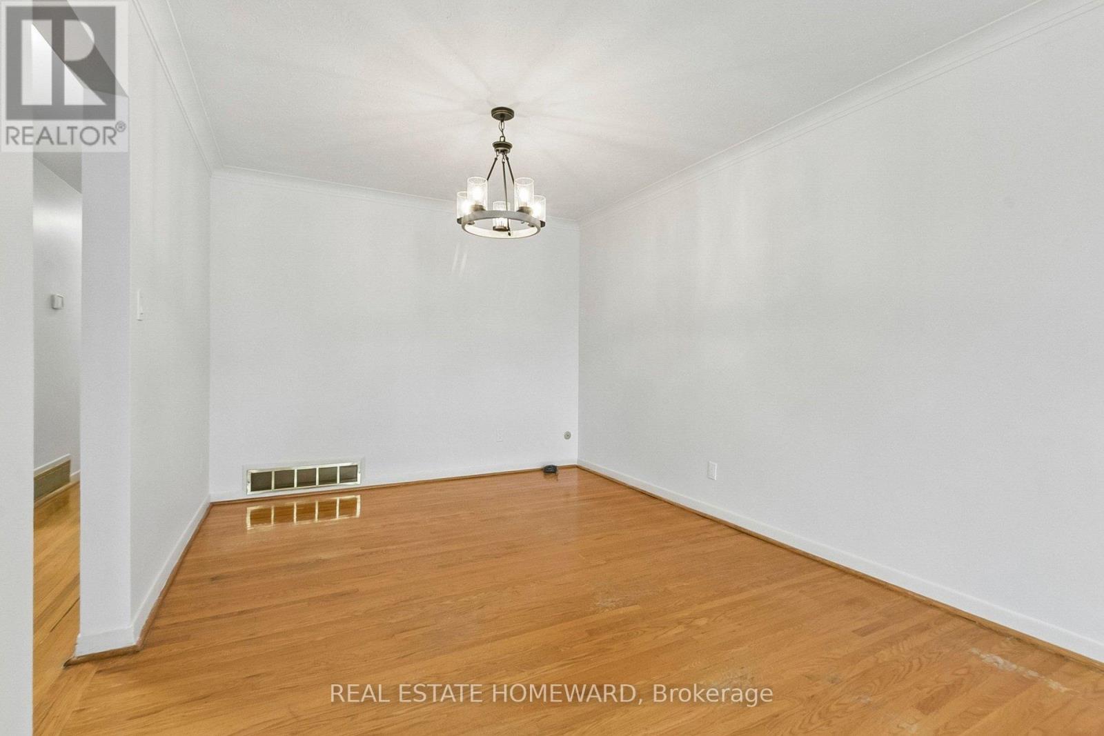 71 Thwaite Avenue, Toronto, Ontario  M3L 2C8 - Photo 9 - W13098146