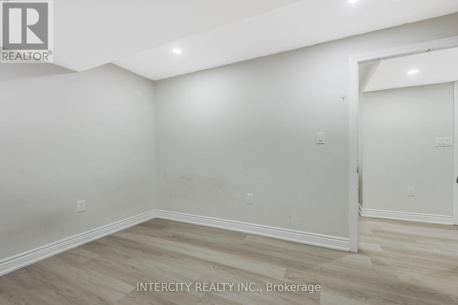 31 Matterhorn Road, Brampton, Ontario  L7A 5A3 - Photo 46 - W13098150