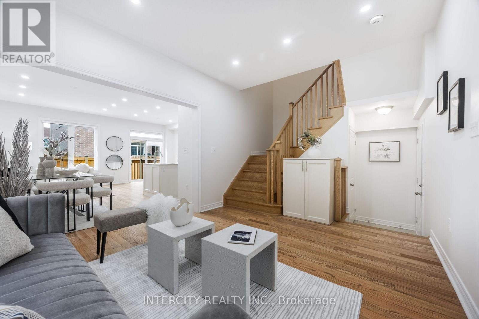 31 Matterhorn Road, Brampton, Ontario  L7A 5A3 - Photo 7 - W13098150