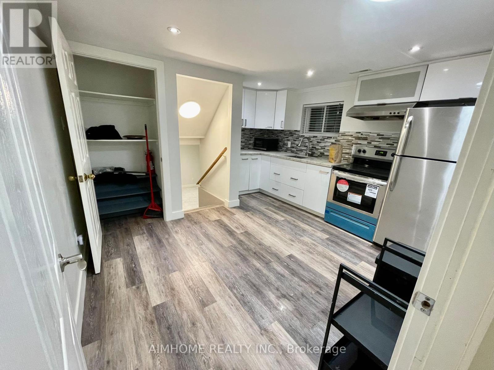Lower - 4090 Woodington Drive, Mississauga, Ontario  L4Z 1K3 - Photo 2 - W13098202