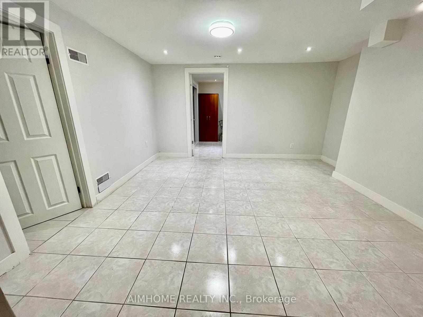 Lower - 4090 Woodington Drive, Mississauga, Ontario  L4Z 1K3 - Photo 5 - W13098202