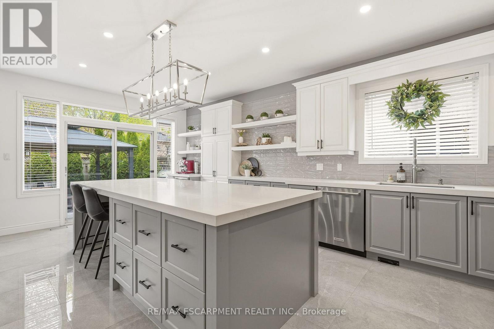 1379 Liverpool Street, Oakville, Ontario  L6M 4P1 - Photo 13 - W13098272