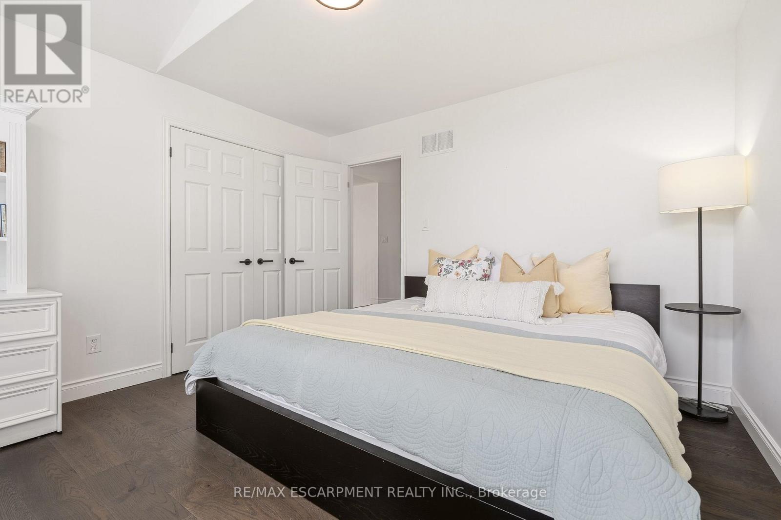 1379 Liverpool Street, Oakville, Ontario  L6M 4P1 - Photo 20 - W13098272