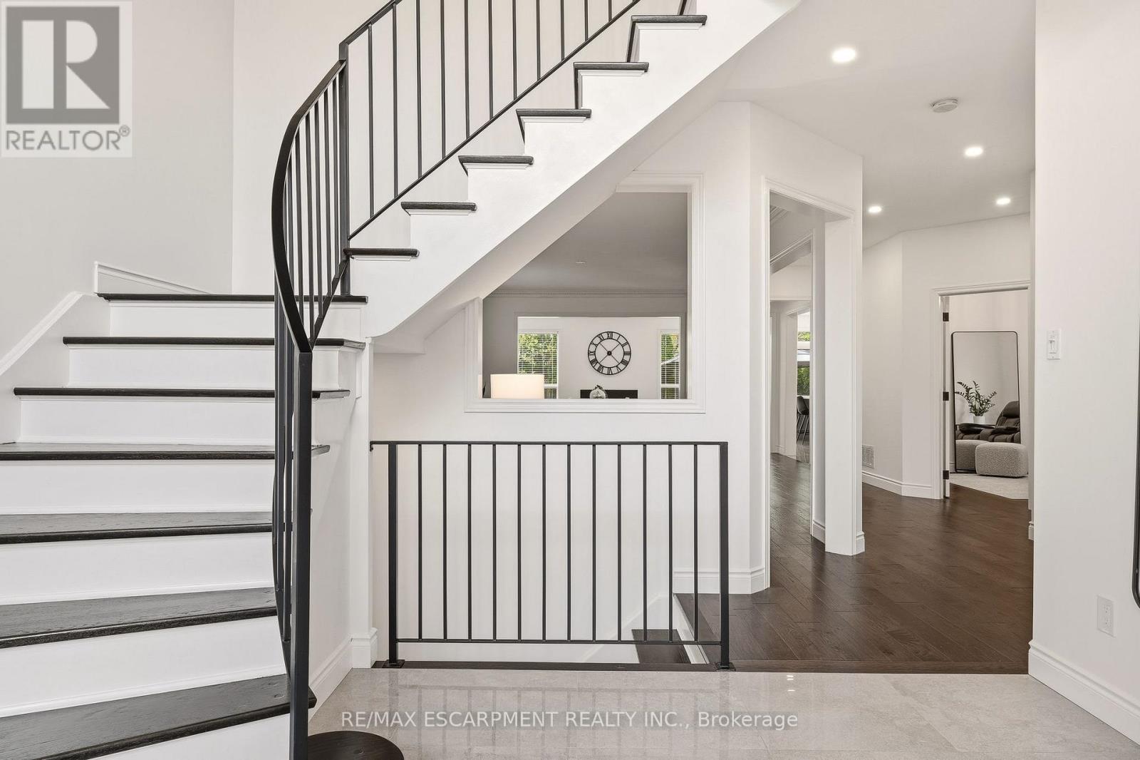 1379 Liverpool Street, Oakville, Ontario  L6M 4P1 - Photo 6 - W13098272