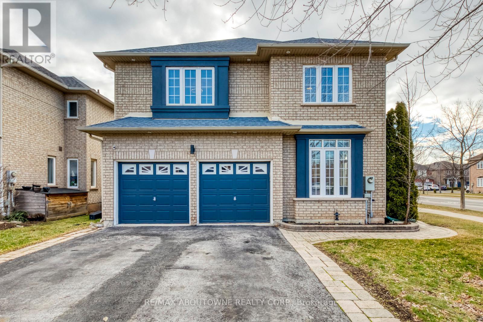 2389 Grand Oak Trail, Oakville, Ontario  L6M 4V4 - Photo 3 - W13098284