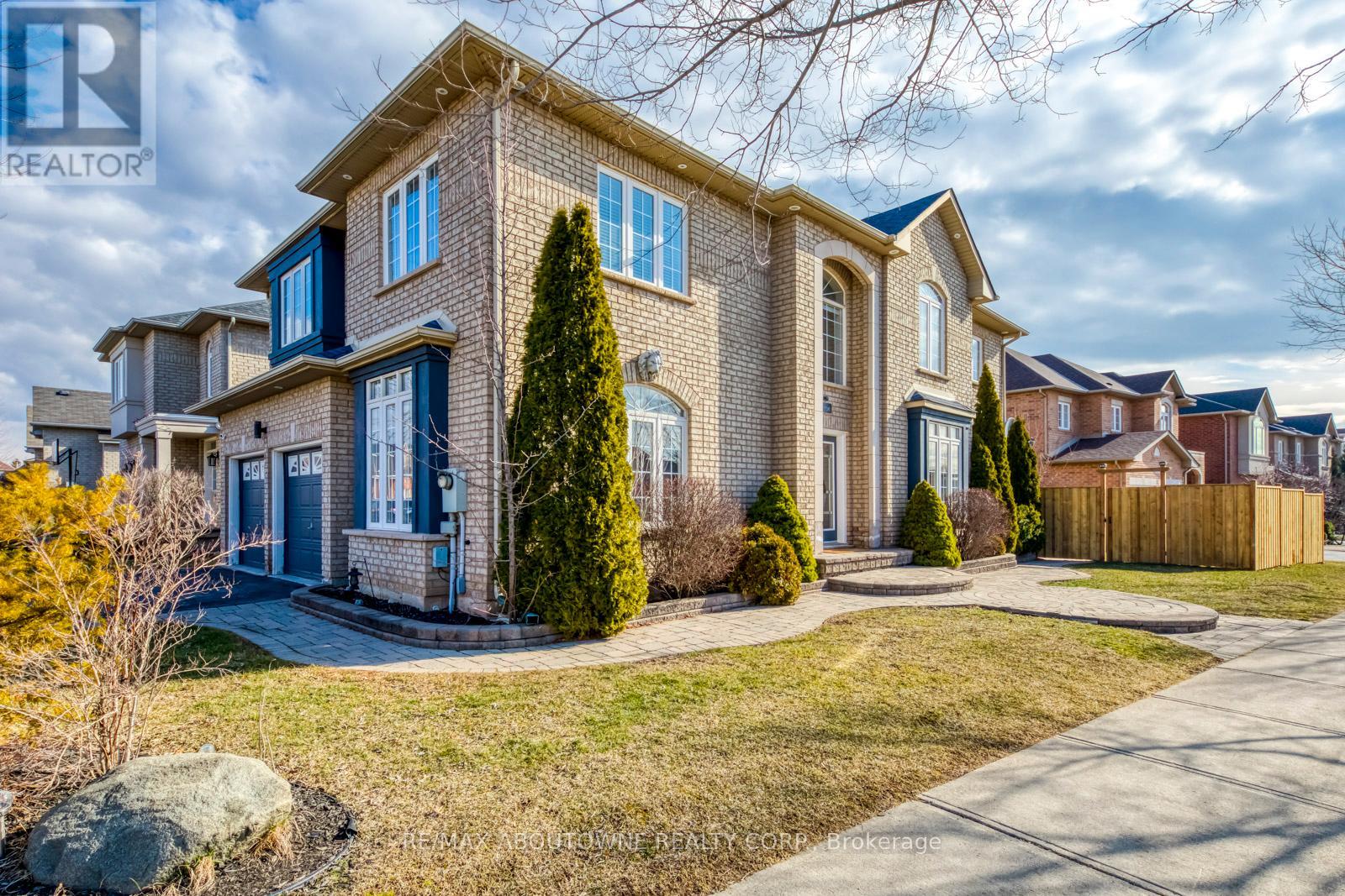 2389 Grand Oak Trail, Oakville, Ontario  L6M 4V4 - Photo 4 - W13098284