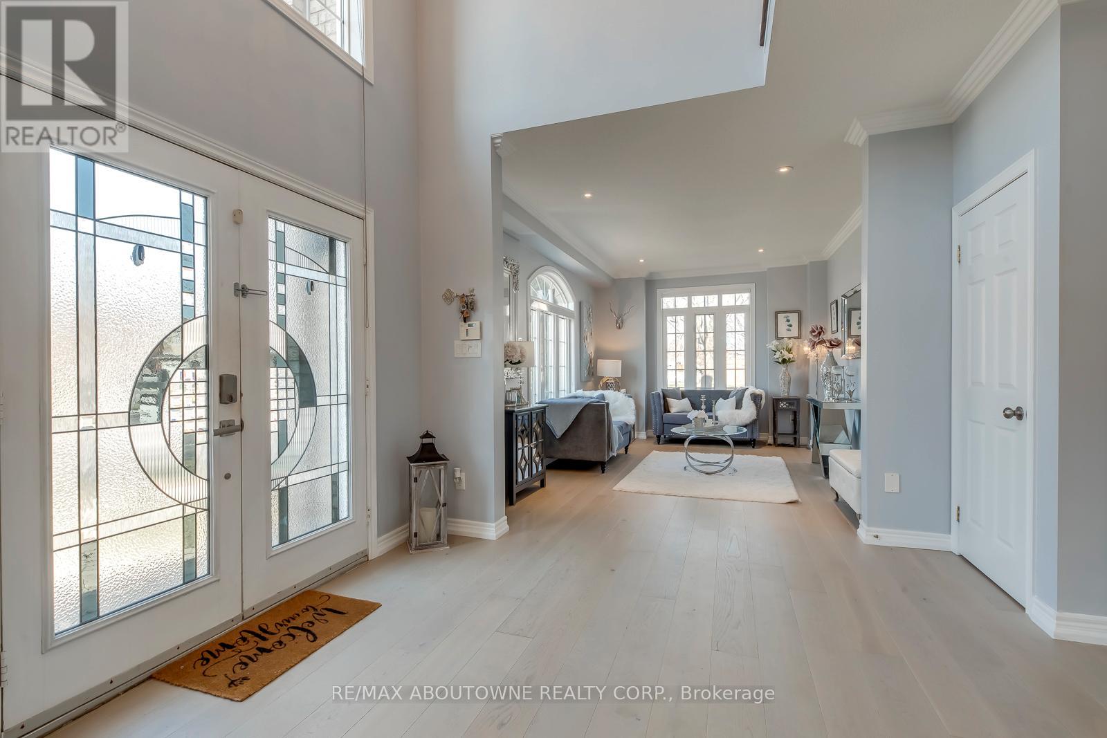 2389 Grand Oak Trail, Oakville, Ontario  L6M 4V4 - Photo 6 - W13098284