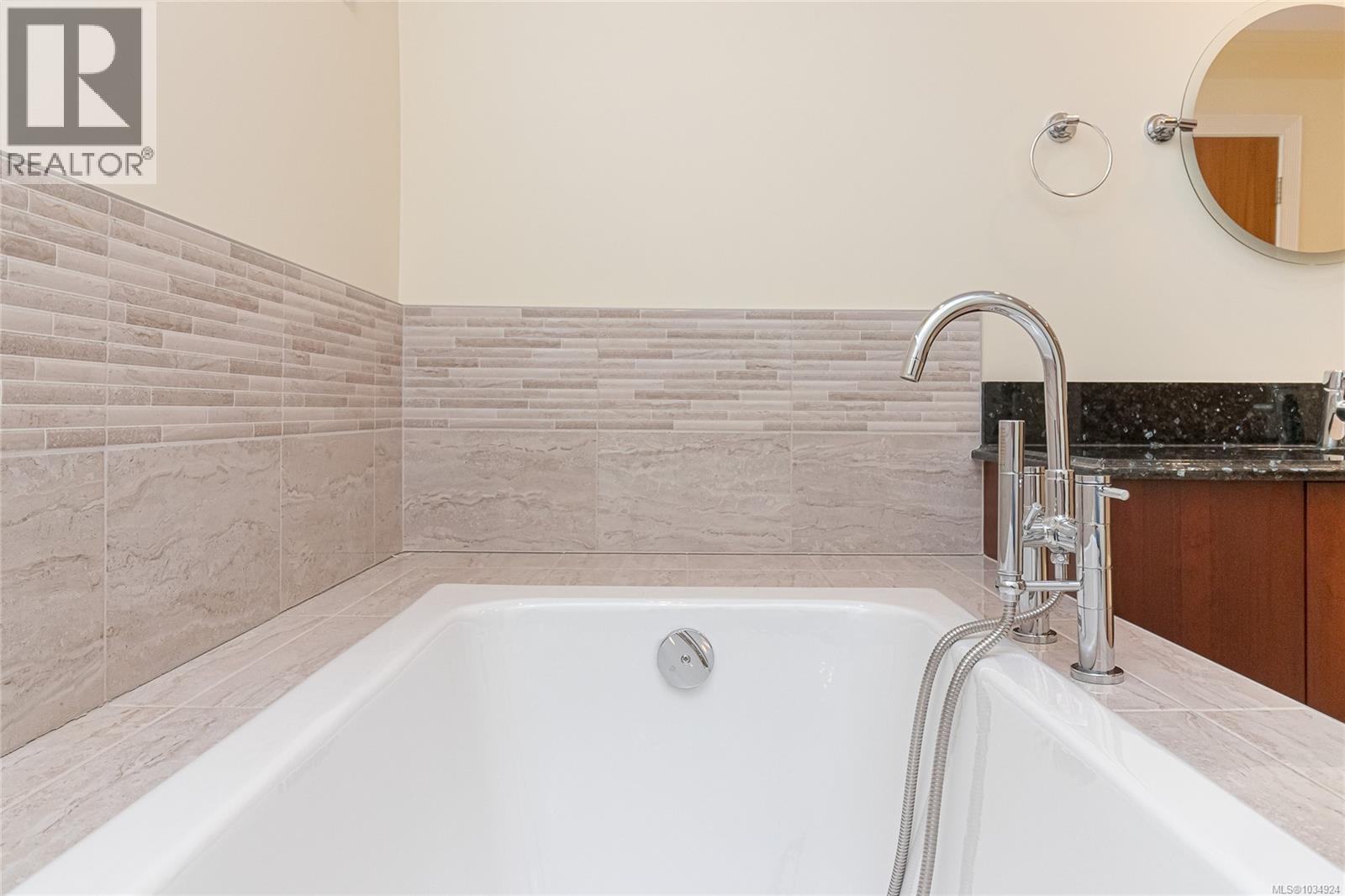 9708a Third St W, Sidney, British Columbia  V8L 3A2 - Photo 39 - 1034924