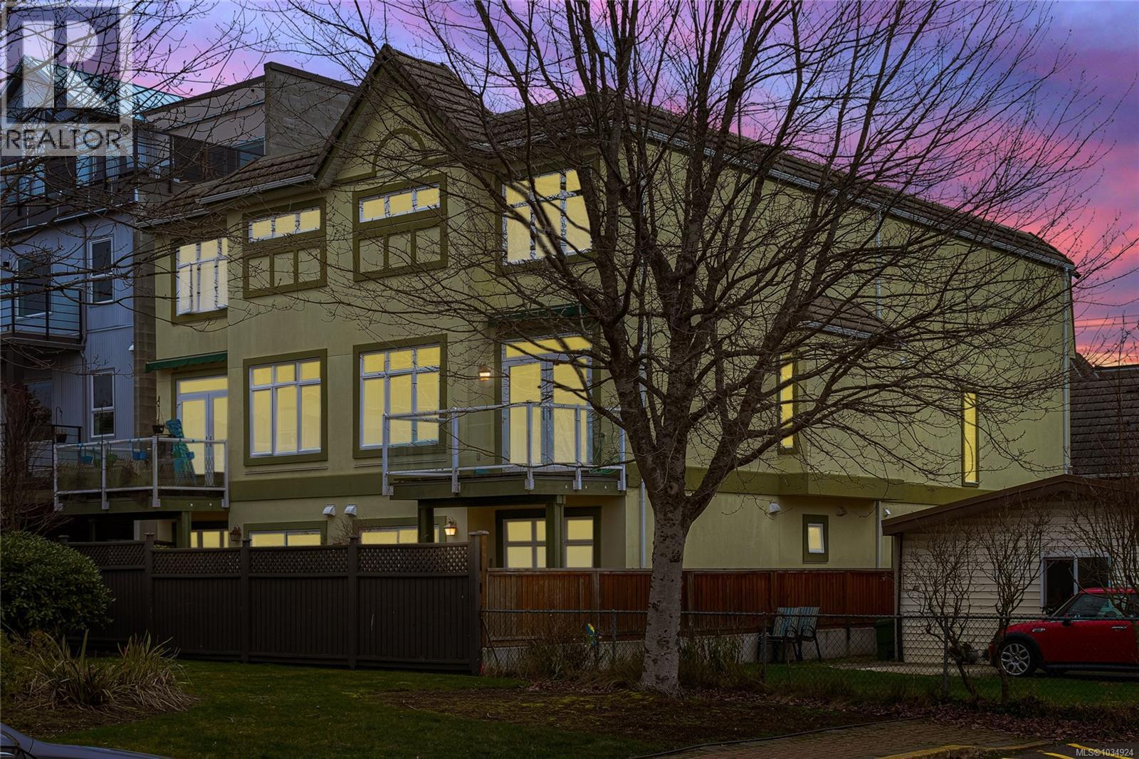 9708a Third St W, Sidney, British Columbia  V8L 3A2 - Photo 56 - 1034924