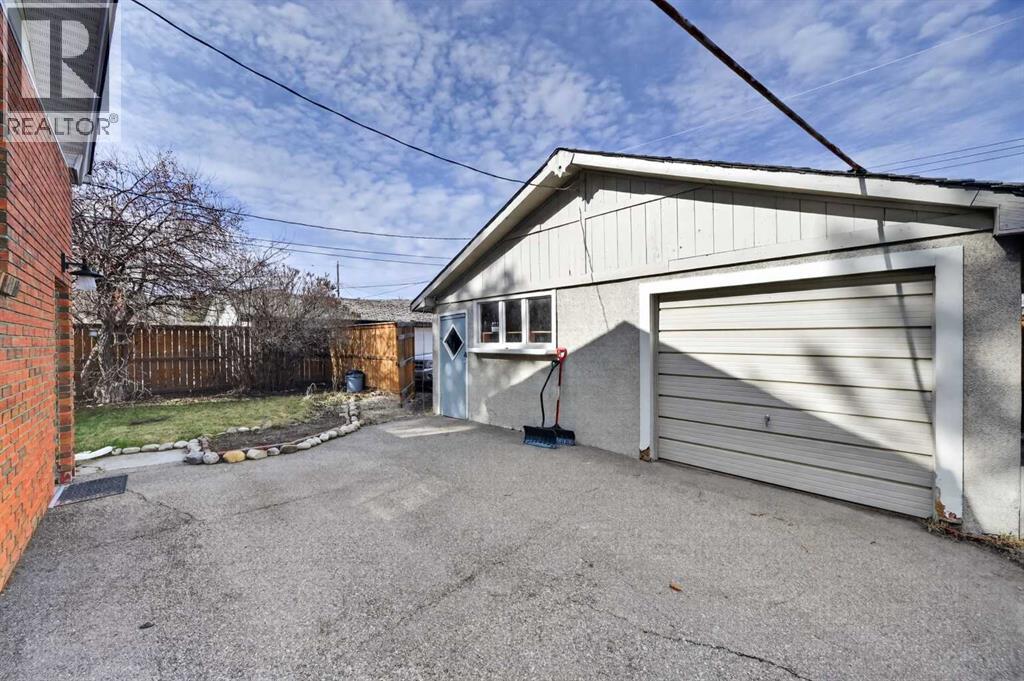 32 Beaupre Crescent Nw, Calgary, Alberta  T3B 2S8 - Photo 38 - A2306953