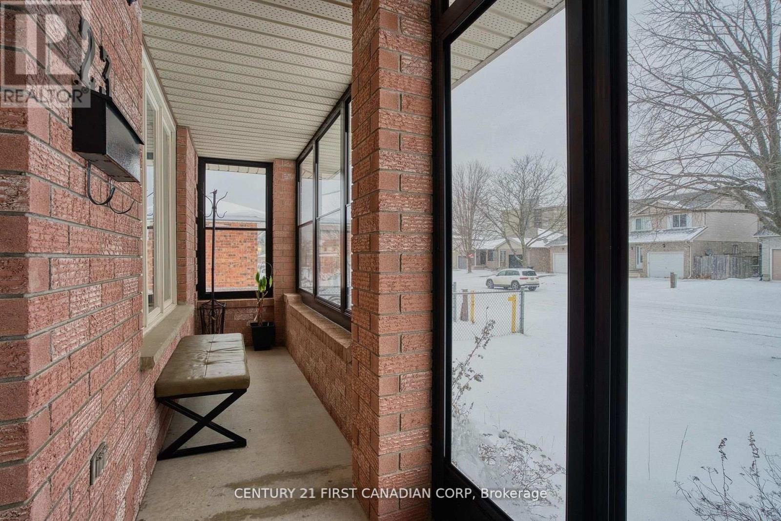 23 Josselyn Drive, London South, Ontario  N6E 3S6 - Photo 3 - X13098364