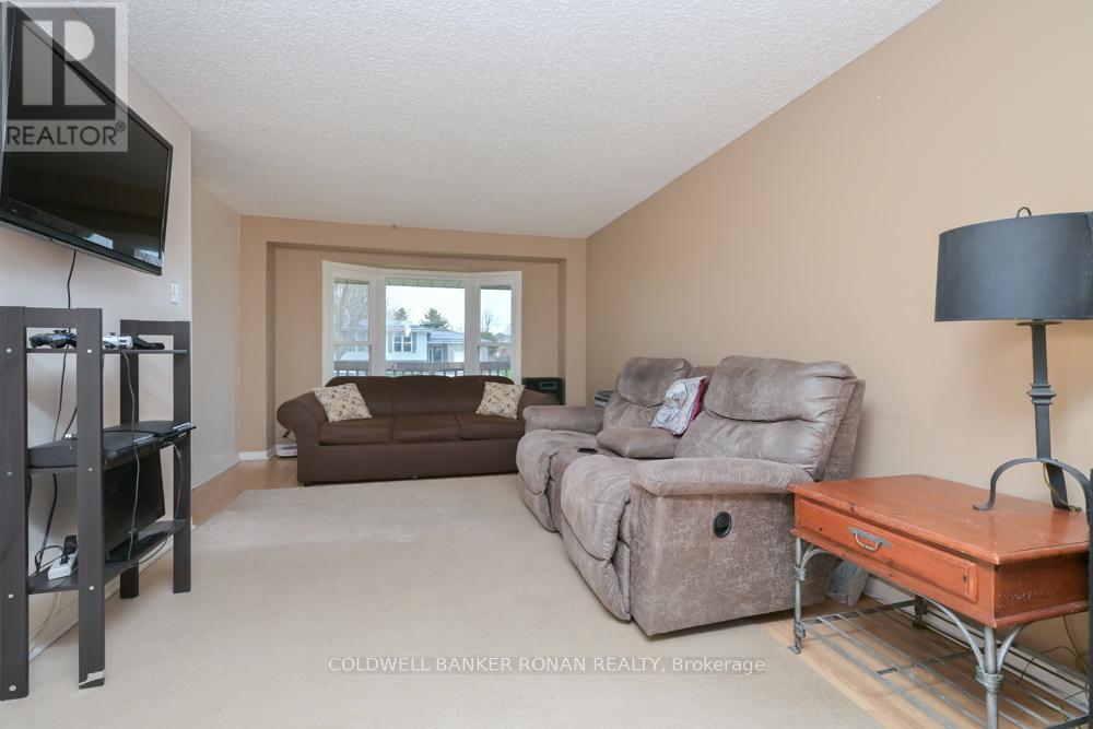 56 Edward Street, Mapleton, Ontario  N0G 1P0 - Photo 8 - X13098162