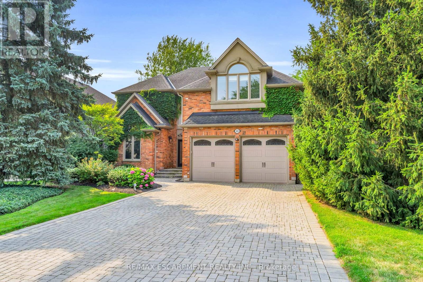 484 BUSH DRIVE, Hamilton, Ontario