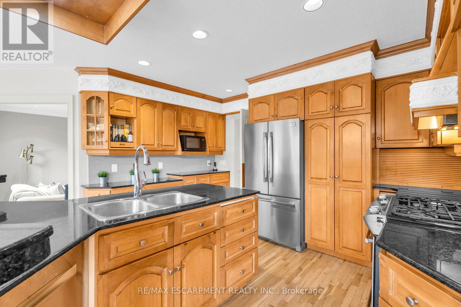484 Bush Drive, Hamilton, Ontario  L9G 4T4 - Photo 13 - X13098206