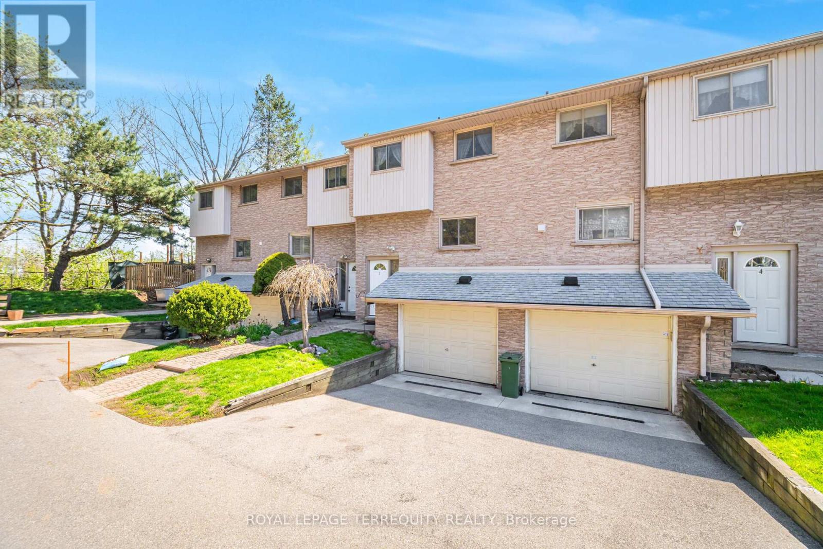 3 - 325 Mary Street, Hamilton, Ontario  L8L 8A2 - Photo 2 - X13098300