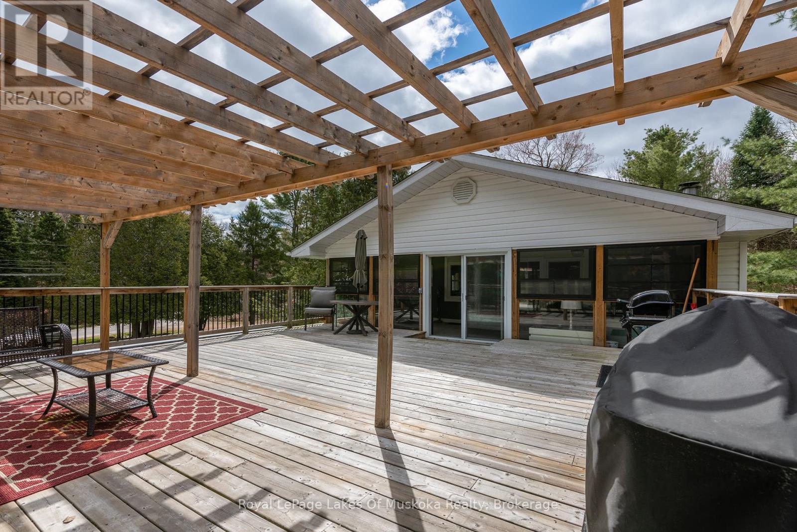256 Woodland Drive, Huntsville, Ontario  P1H 1A6 - Photo 18 - X12716700