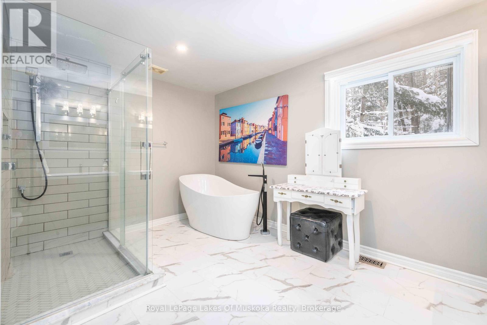 256 Woodland Drive, Huntsville, Ontario  P1H 1A6 - Photo 24 - X12716700