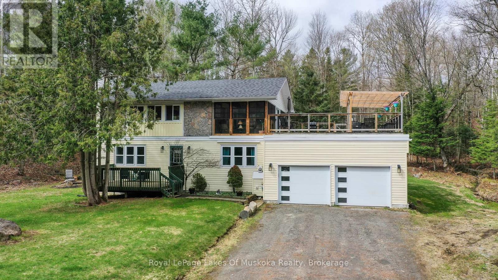 256 WOODLAND DRIVE, Huntsville, Ontario