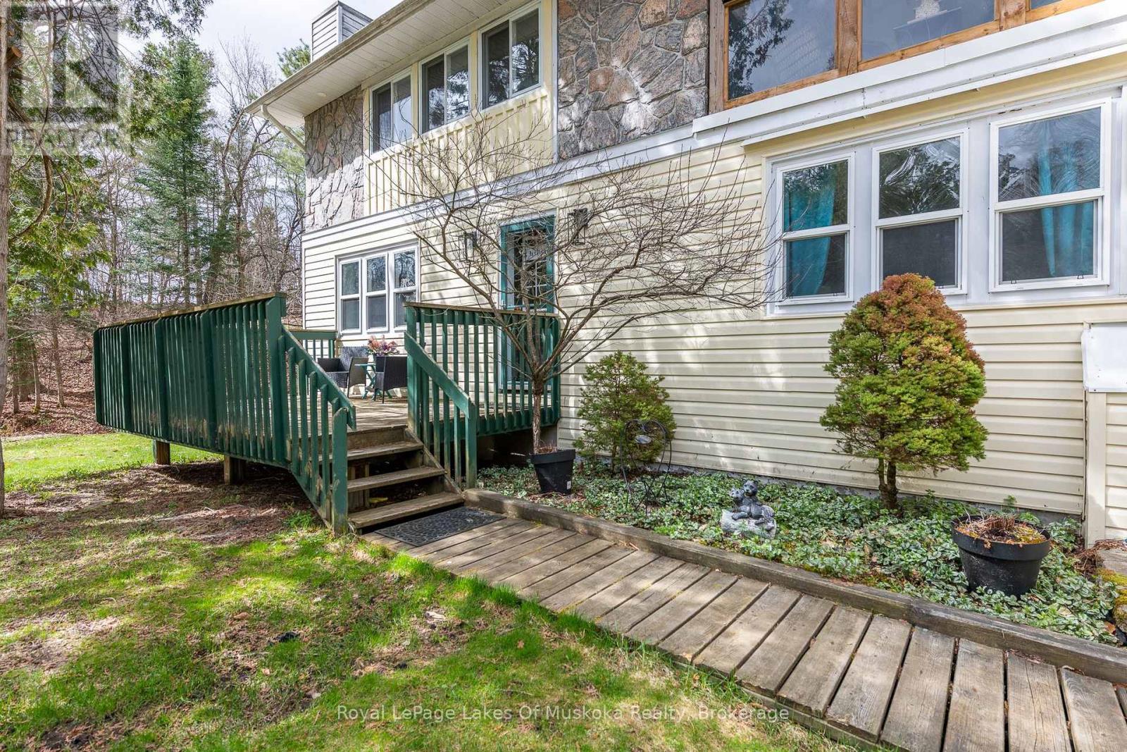256 Woodland Drive, Huntsville, Ontario  P1H 1A6 - Photo 32 - X12716700