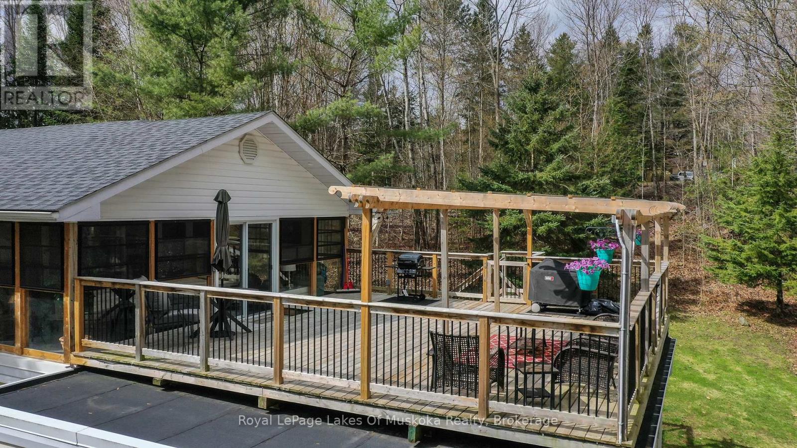 256 Woodland Drive, Huntsville, Ontario  P1H 1A6 - Photo 36 - X12716700