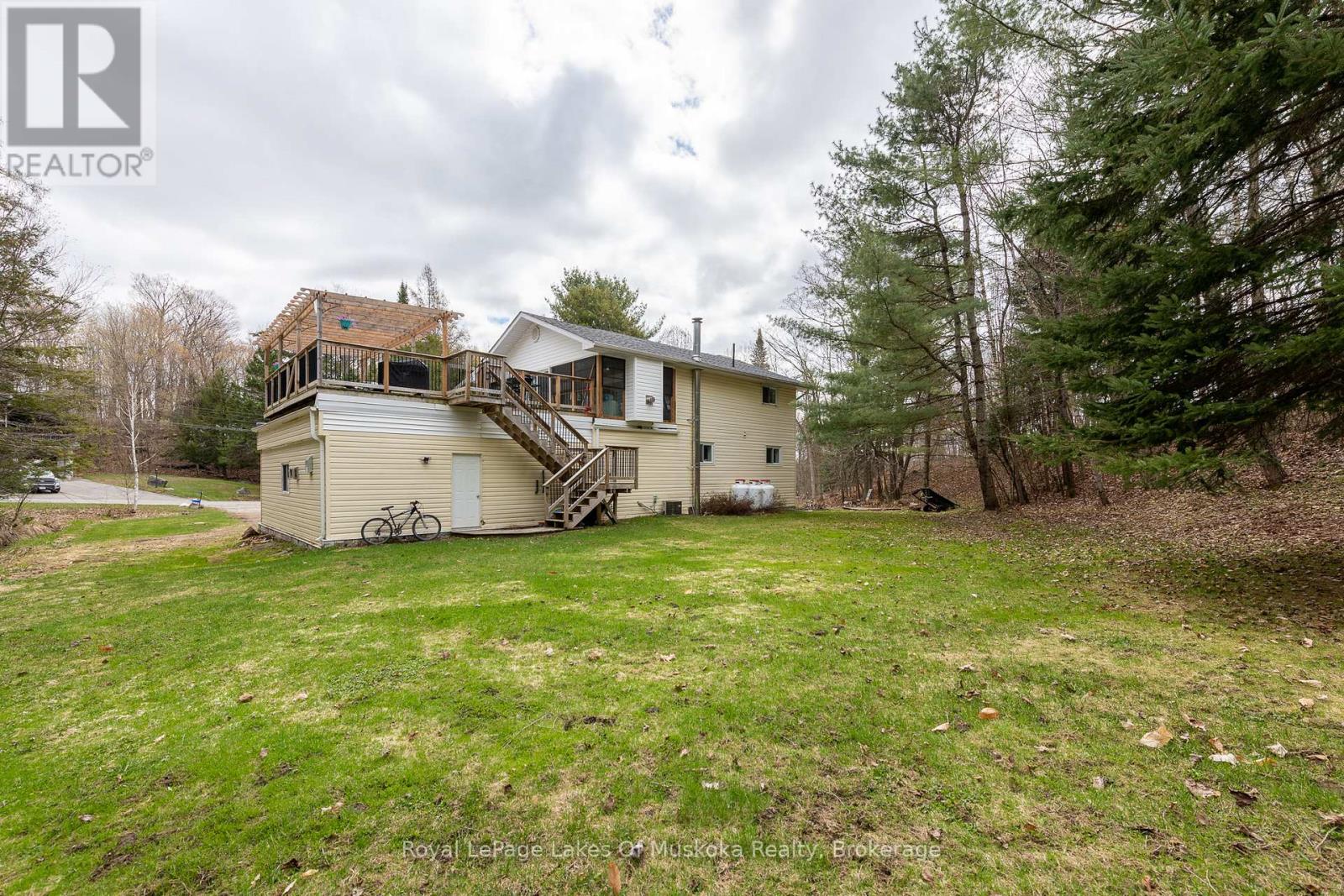 256 Woodland Drive, Huntsville, Ontario  P1H 1A6 - Photo 35 - X12716700