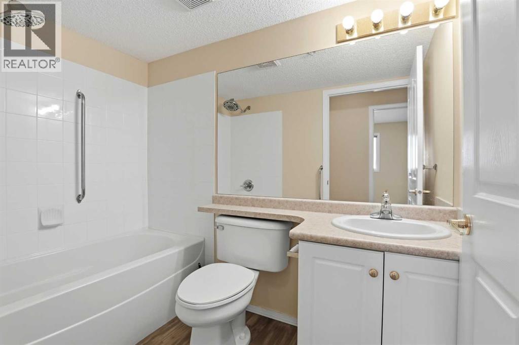 215, 56 Carroll Crescent, Red Deer, Alberta  T4P 3Y3 - Photo 10 - A2301500