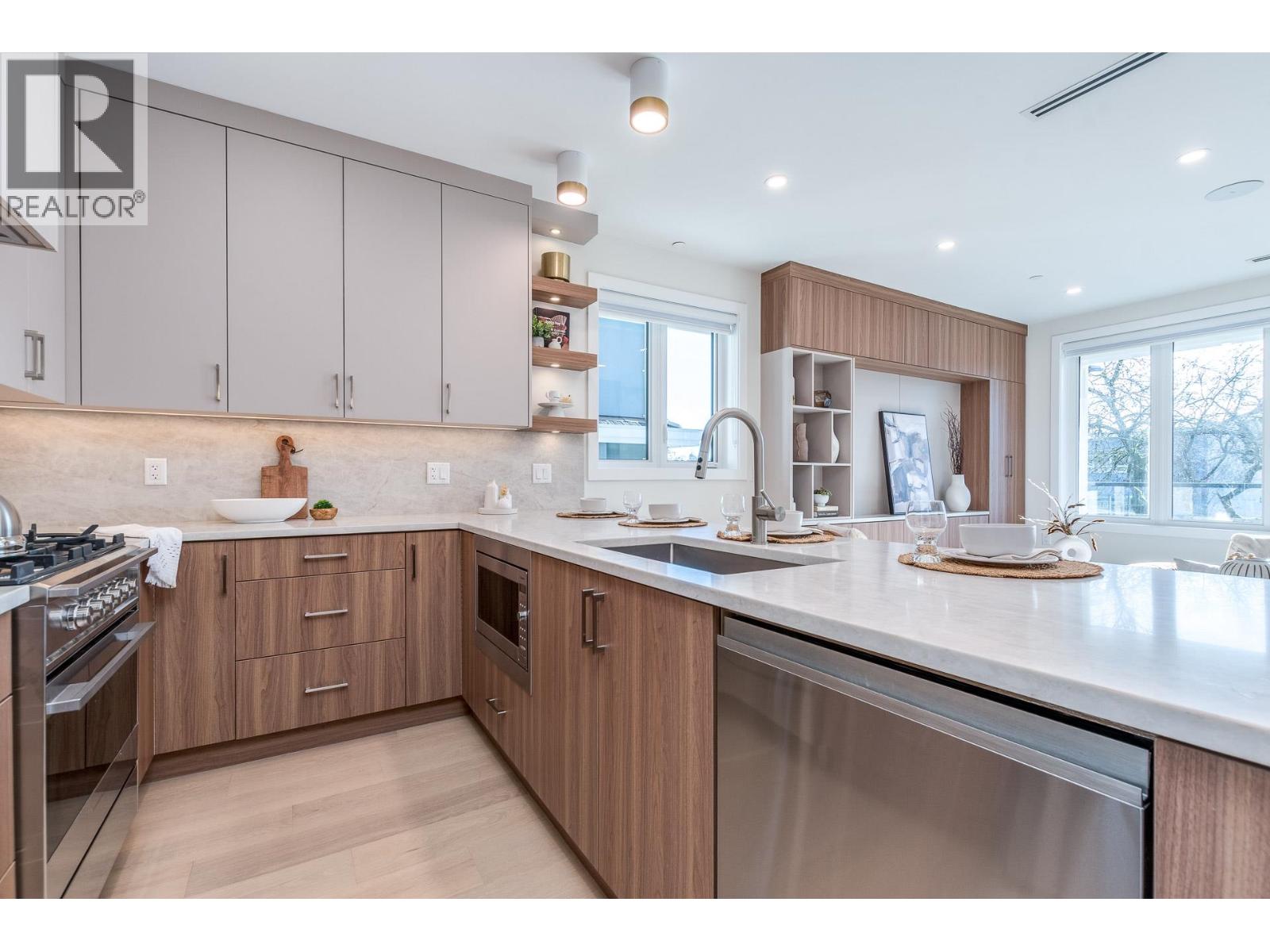 1 2943 E 44th Avenue, Vancouver, British Columbia  V5R 3A9 - Photo 10 - R3120902