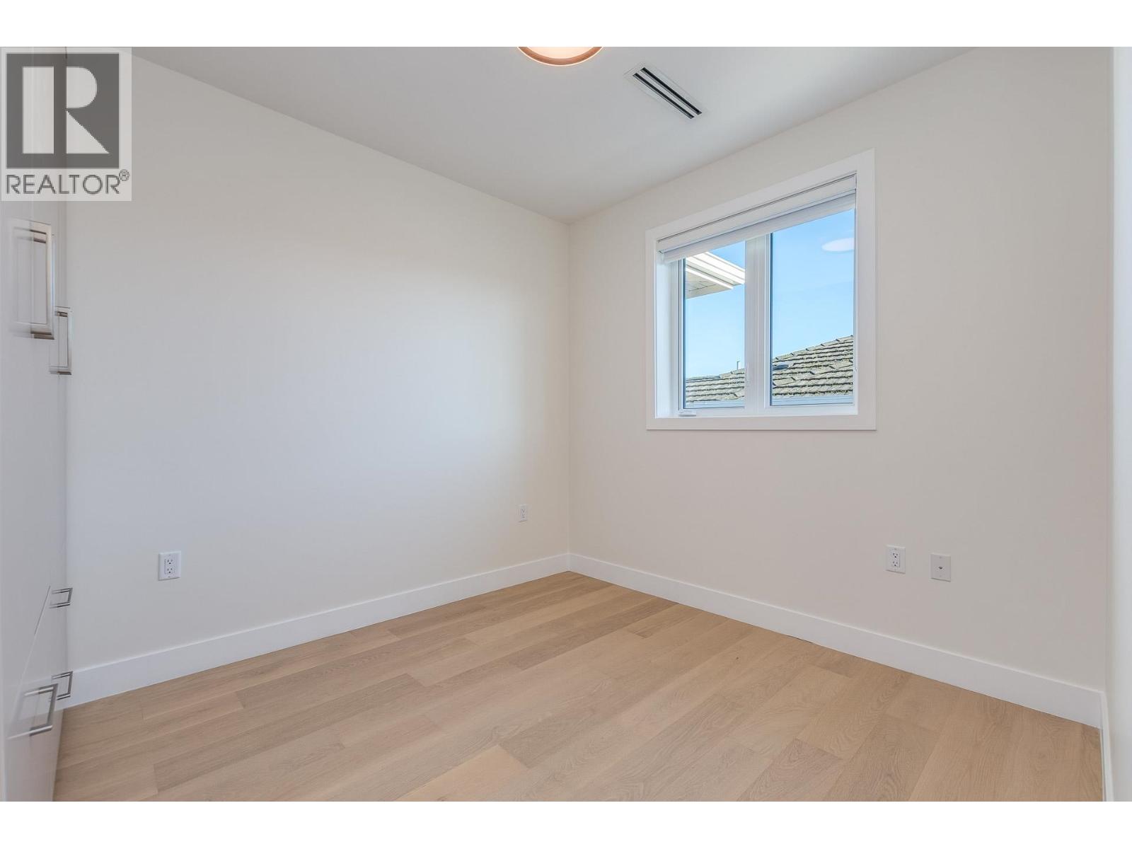 1 2943 E 44th Avenue, Vancouver, British Columbia  V5R 3A9 - Photo 20 - R3120902