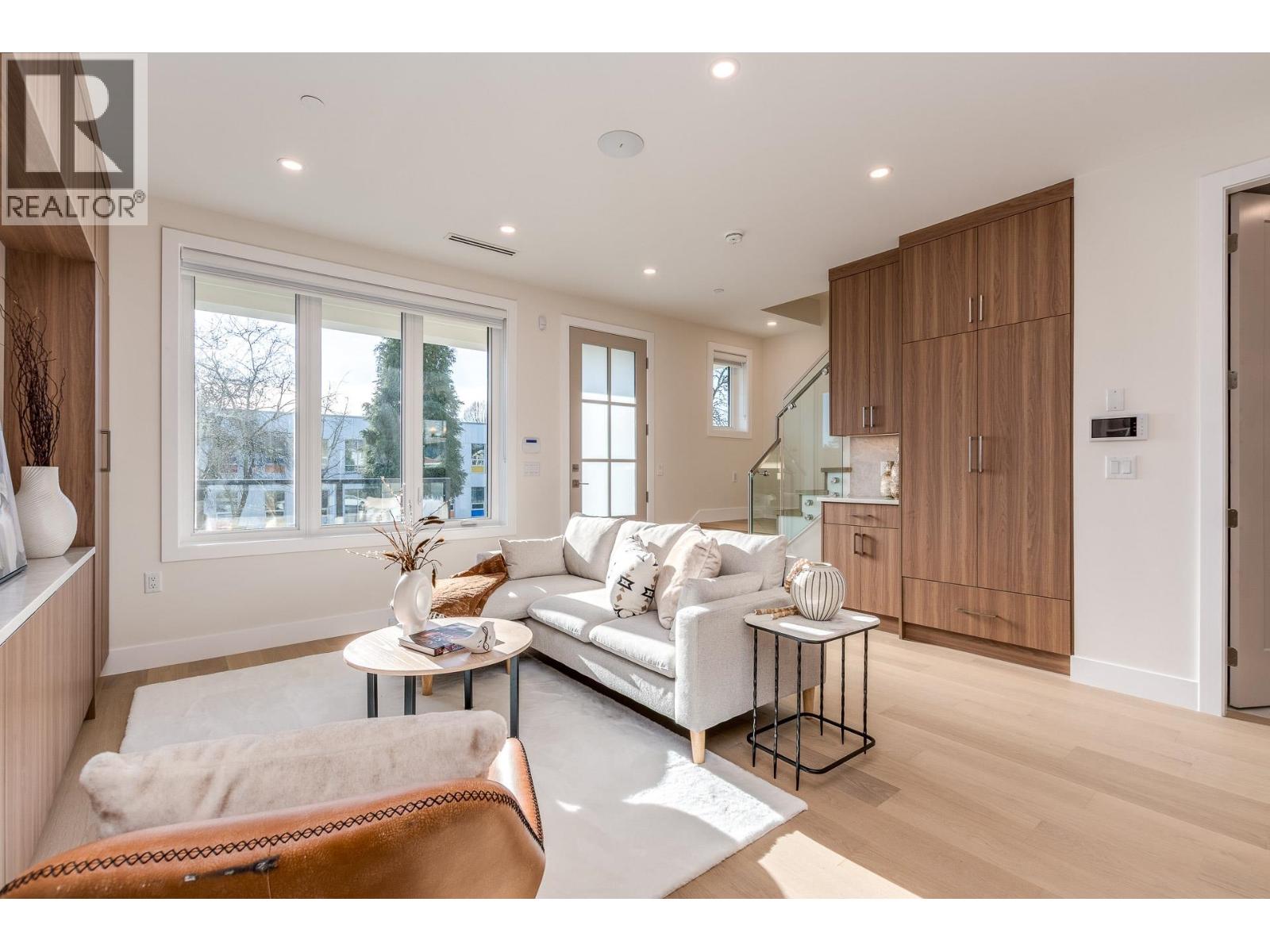 1 2943 E 44th Avenue, Vancouver, British Columbia  V5R 3A9 - Photo 5 - R3120902