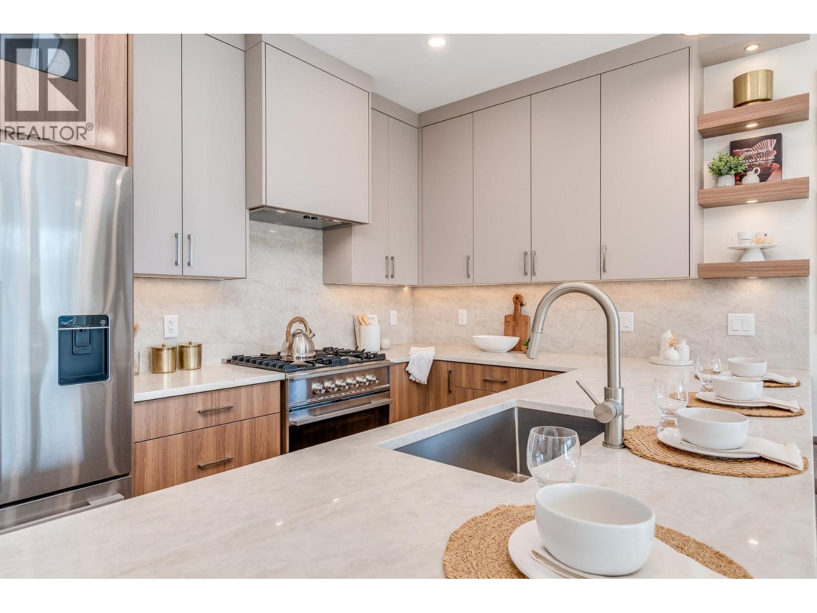 1 2943 E 44th Avenue, Vancouver, British Columbia  V5R 3A9 - Photo 8 - R3120902