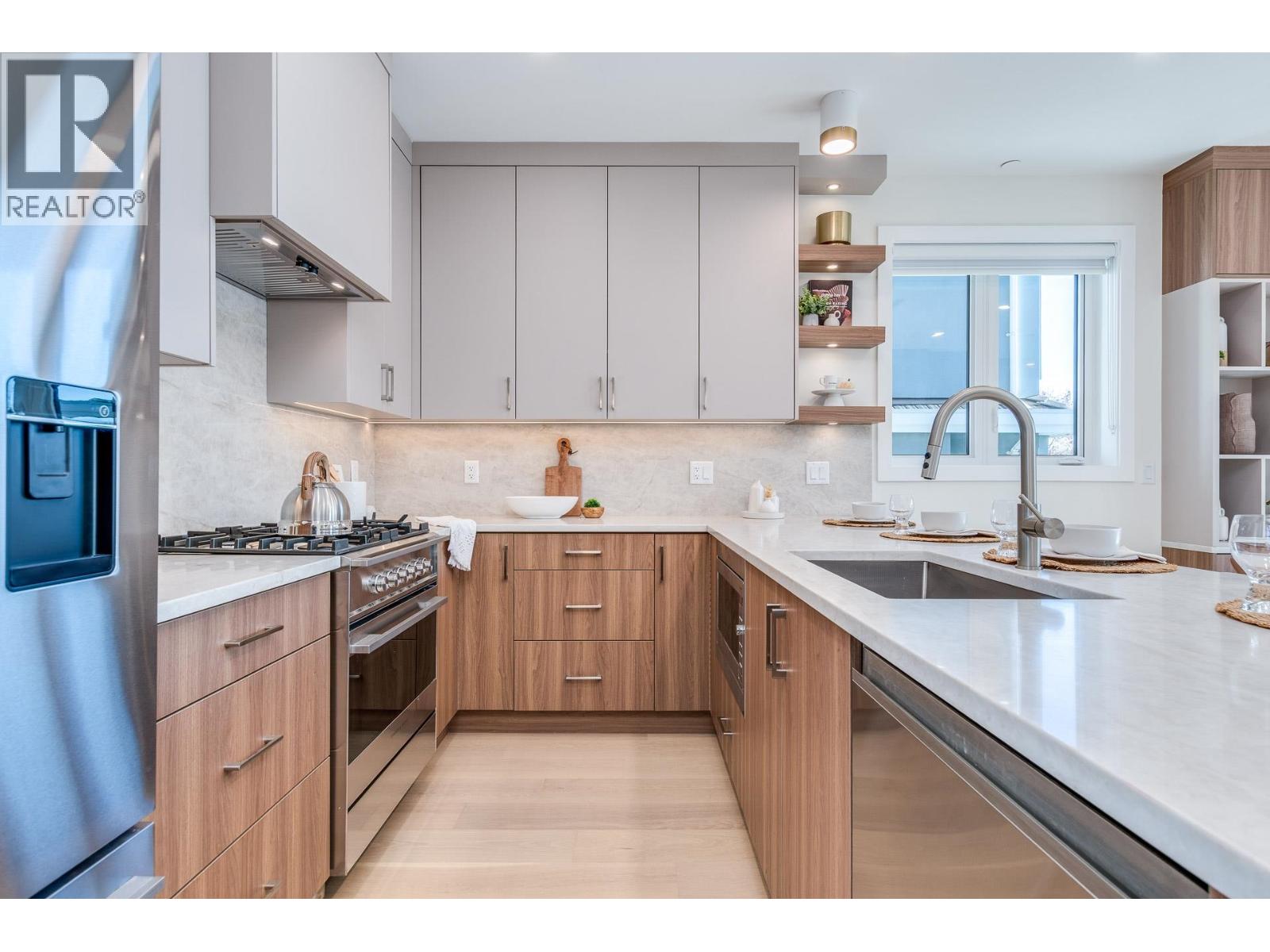 1 2943 E 44th Avenue, Vancouver, British Columbia  V5R 3A9 - Photo 9 - R3120902