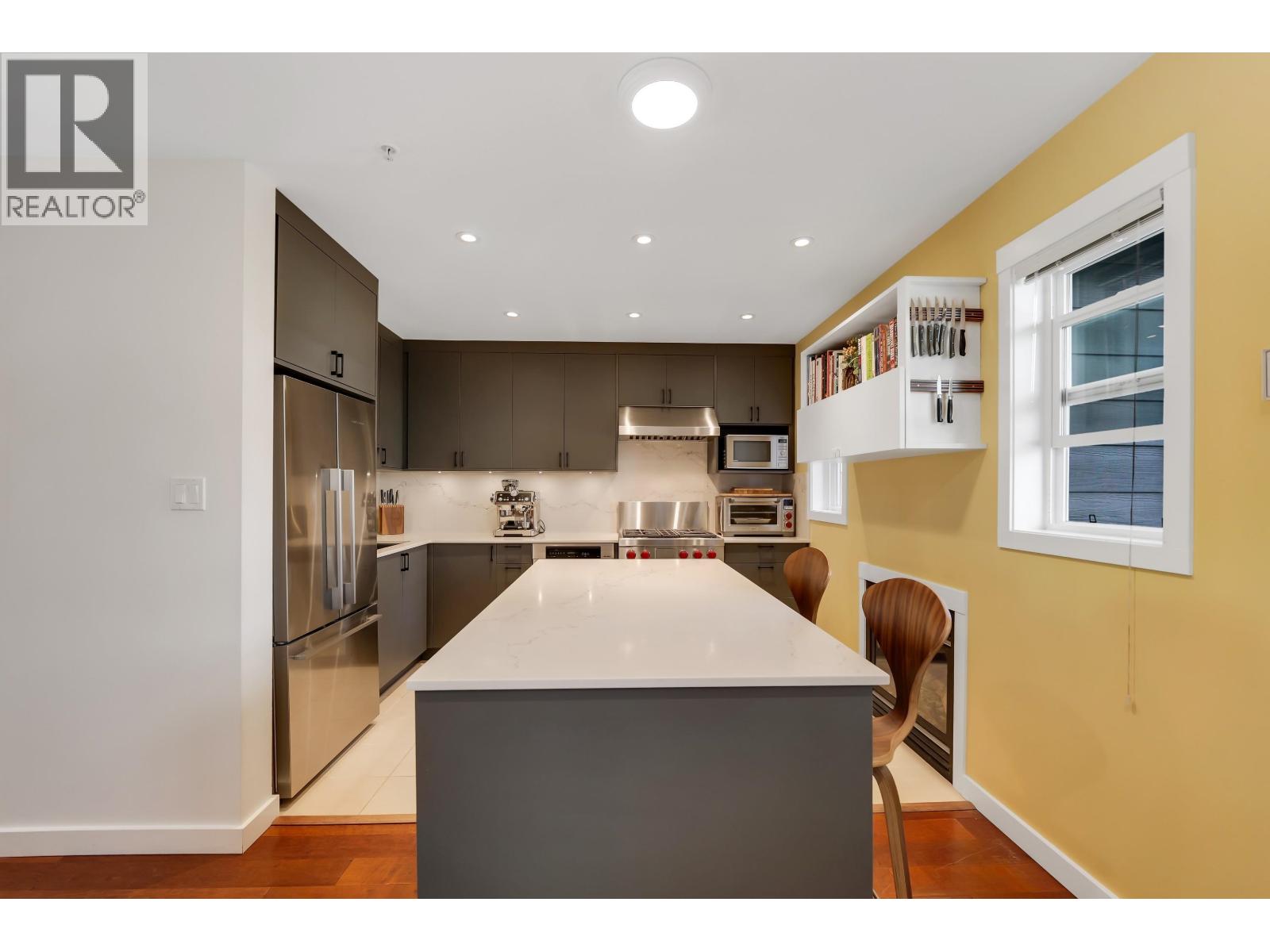 6 1204 Main Street, Squamish, British Columbia  V8B 0S3 - Photo 3 - R3120916