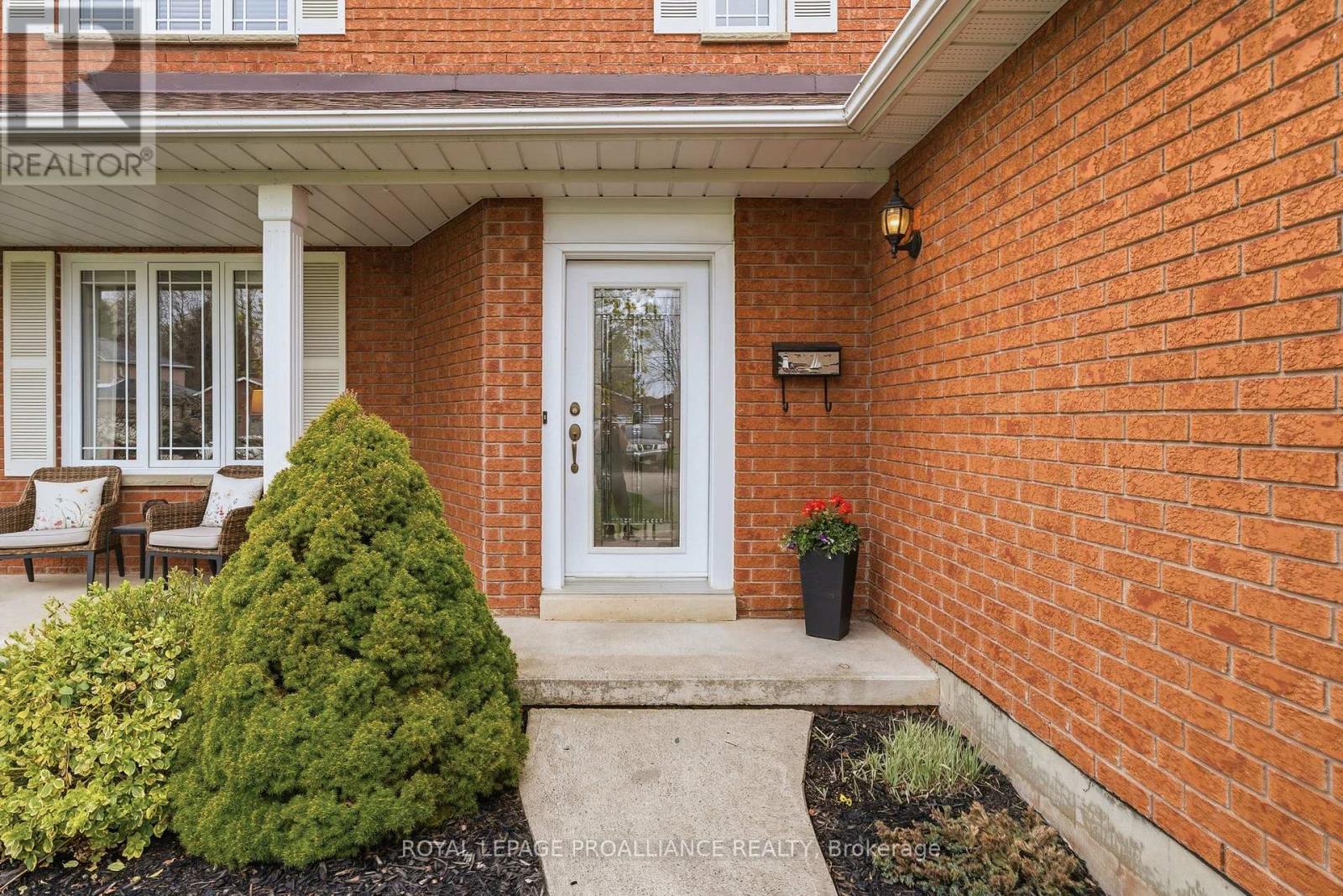 68 Cooper Court, Cobourg, Ontario  K9A 5K4 - Photo 2 - X13098340