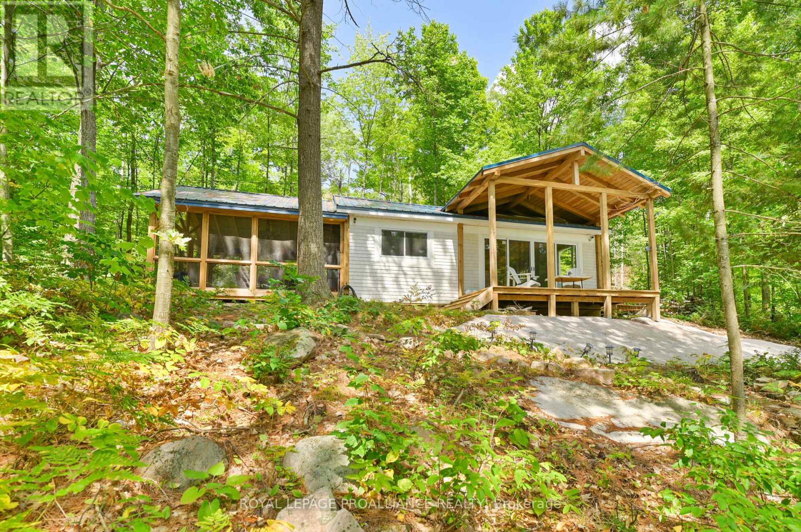 1780 MAZINAW LAKE, Frontenac, Ontario