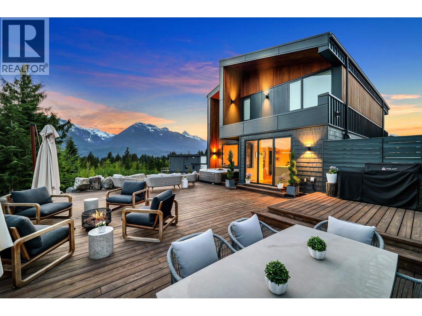 2938 Huckleberry Drive, Squamish, British Columbia  V8B 1B2 - Photo 3 - R3120898