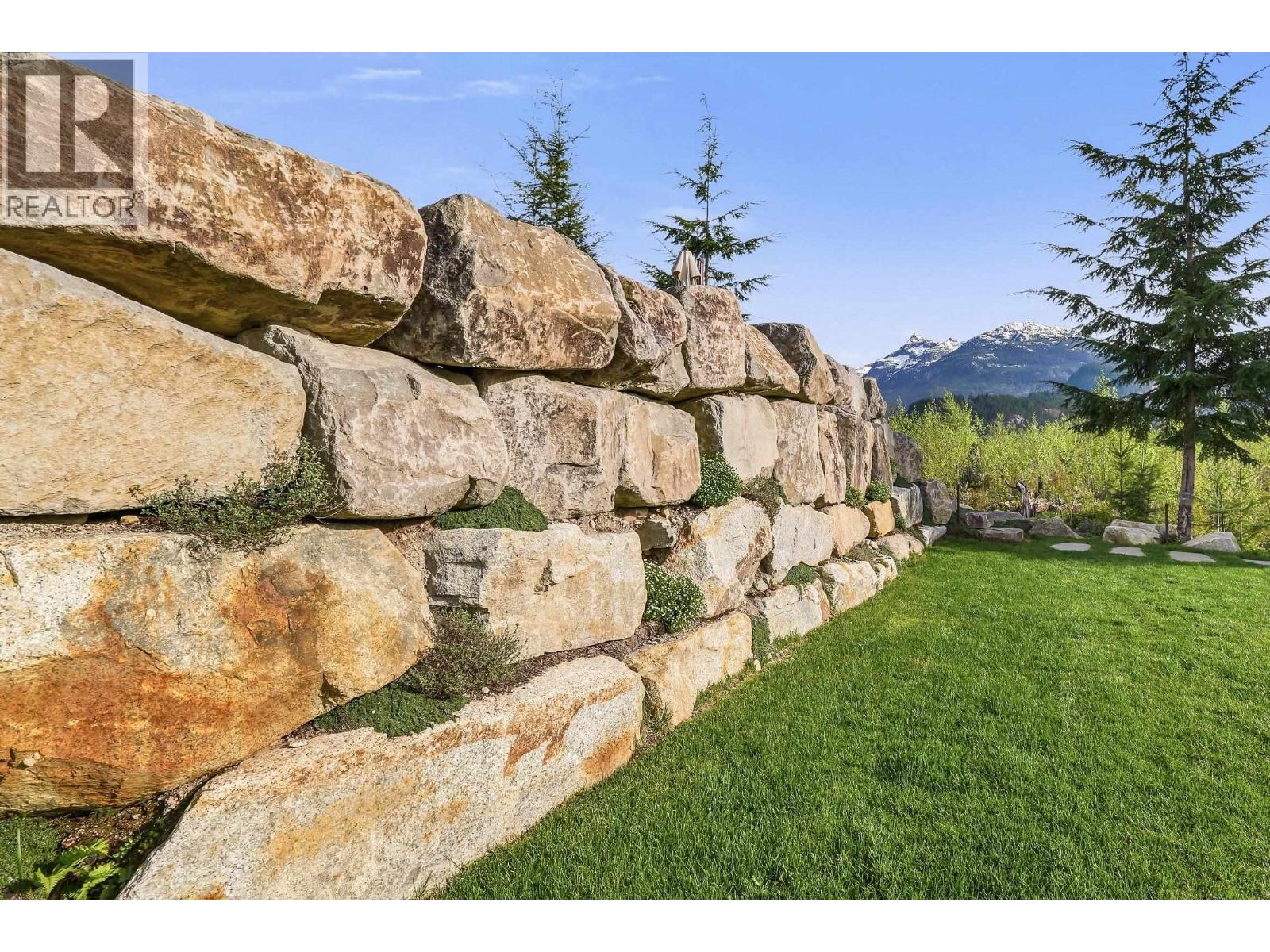 2938 Huckleberry Drive, Squamish, British Columbia  V8B 1B2 - Photo 9 - R3120898