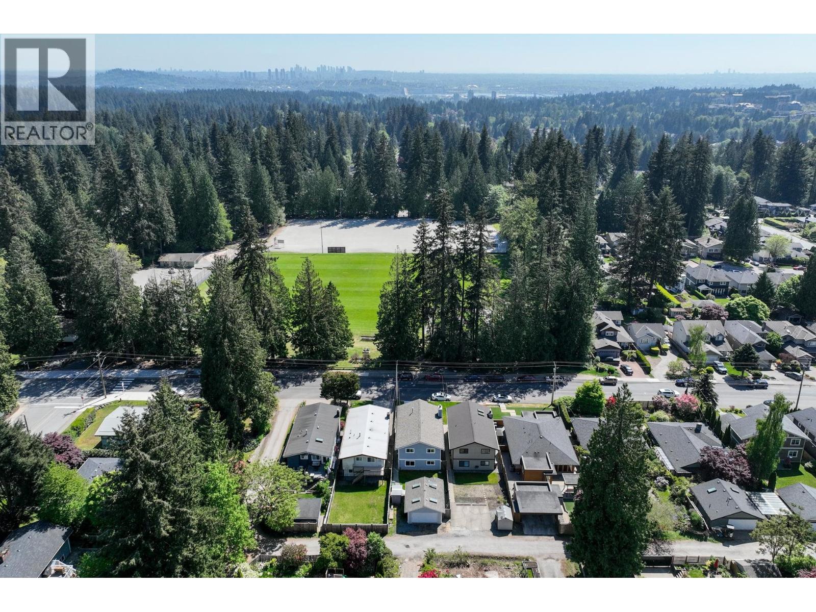 1678 Dempsey Road, North Vancouver, British Columbia  V7K 1T3 - Photo 2 - R3120943