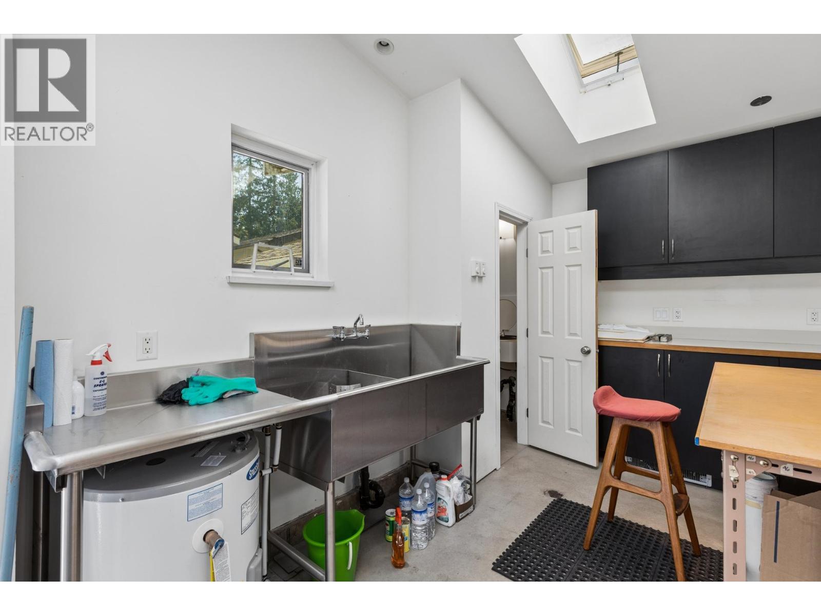 1678 Dempsey Road, North Vancouver, British Columbia  V7K 1T3 - Photo 31 - R3120943