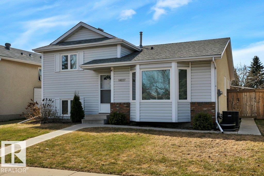 18227 76 Av Nw, Edmonton, Alberta  T5T 4R2 - Photo 2 - E4486341