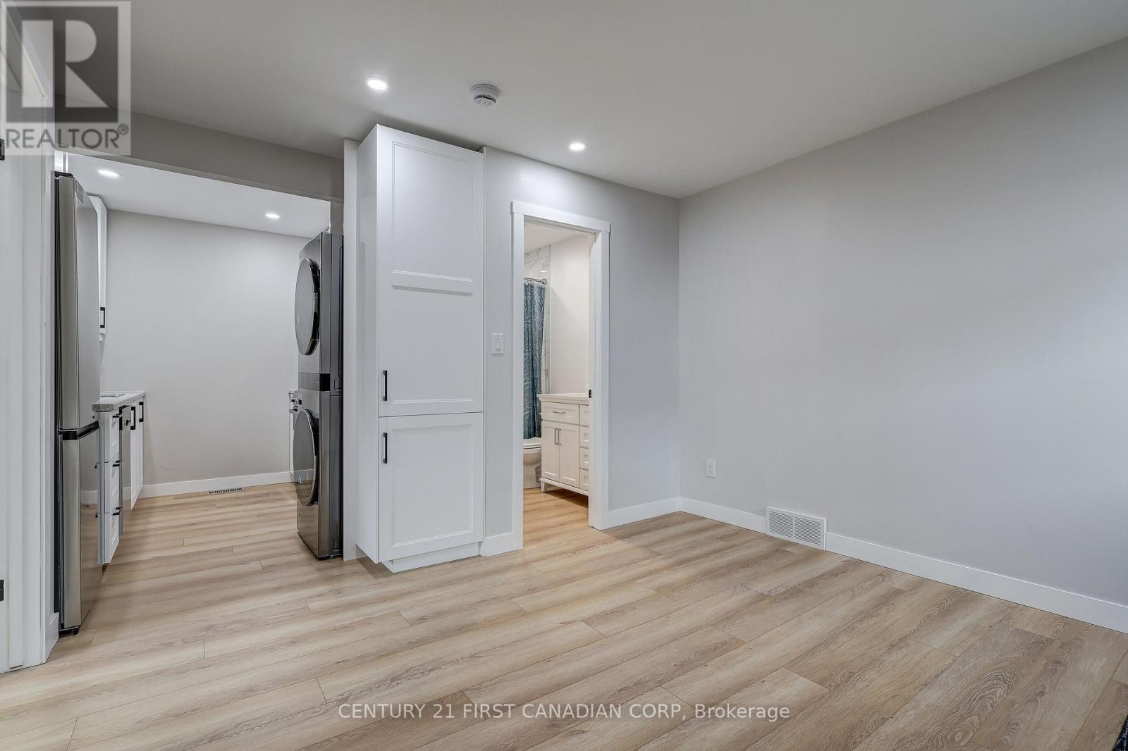 123 Hillsmount Crescent, London South, Ontario  N6K 1V6 - Photo 35 - X12907856