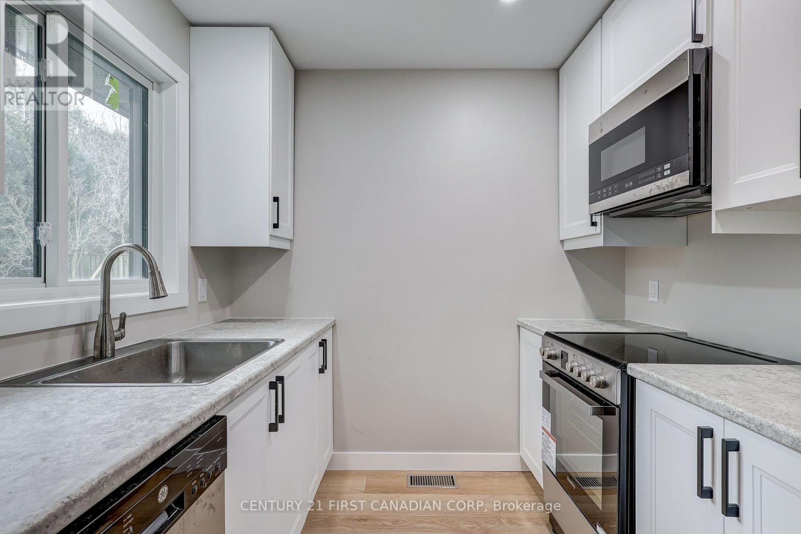 123 Hillsmount Crescent, London South, Ontario  N6K 1V6 - Photo 37 - X12907856