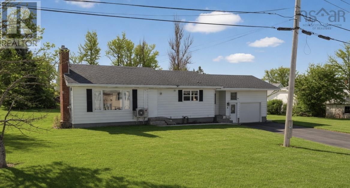 8 Smith Avenue, Springhill, Nova Scotia  B0M 1X0 - Photo 1 - 202604012