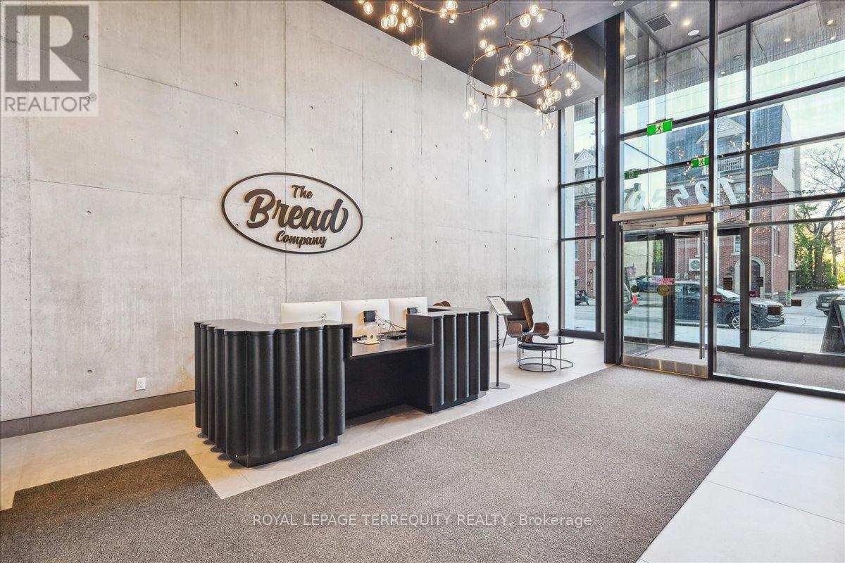 2003 - 195 MCCAUL STREET, Toronto, Ontario