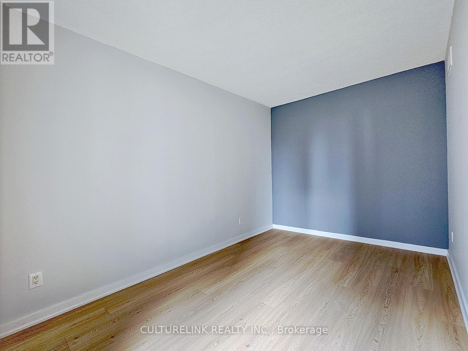 1019 - 33 Harbour Square, Toronto, Ontario  M5J 2G2 - Photo 10 - C13097098