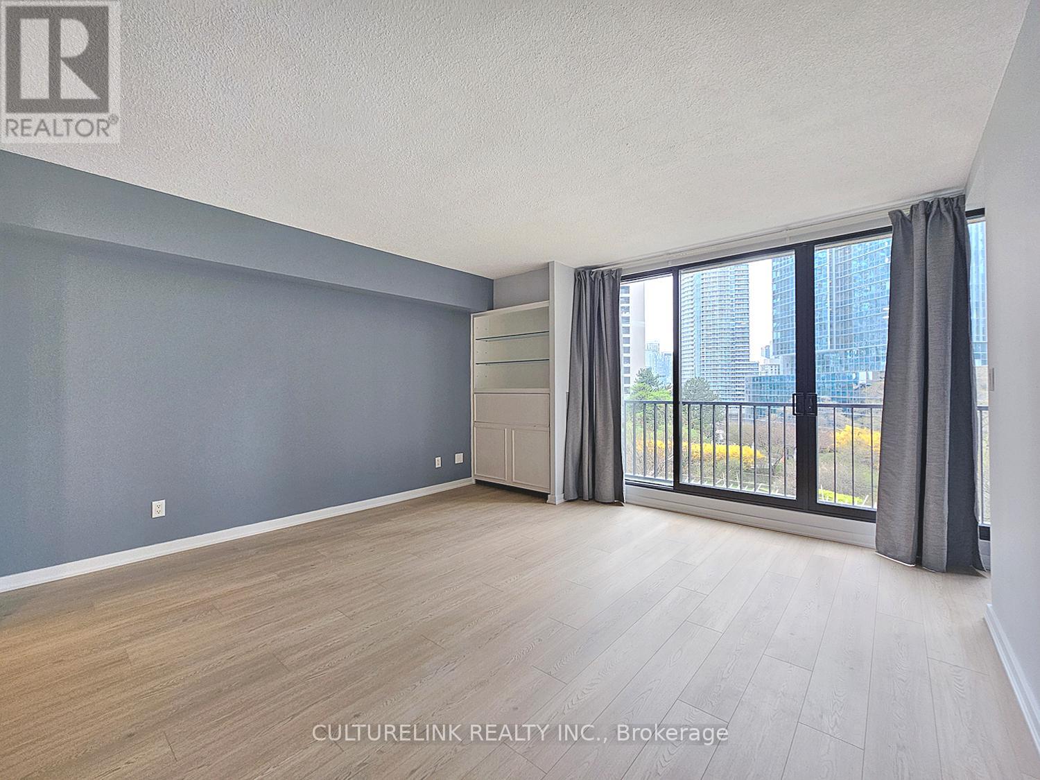1019 - 33 Harbour Square, Toronto, Ontario  M5J 2G2 - Photo 7 - C13097098