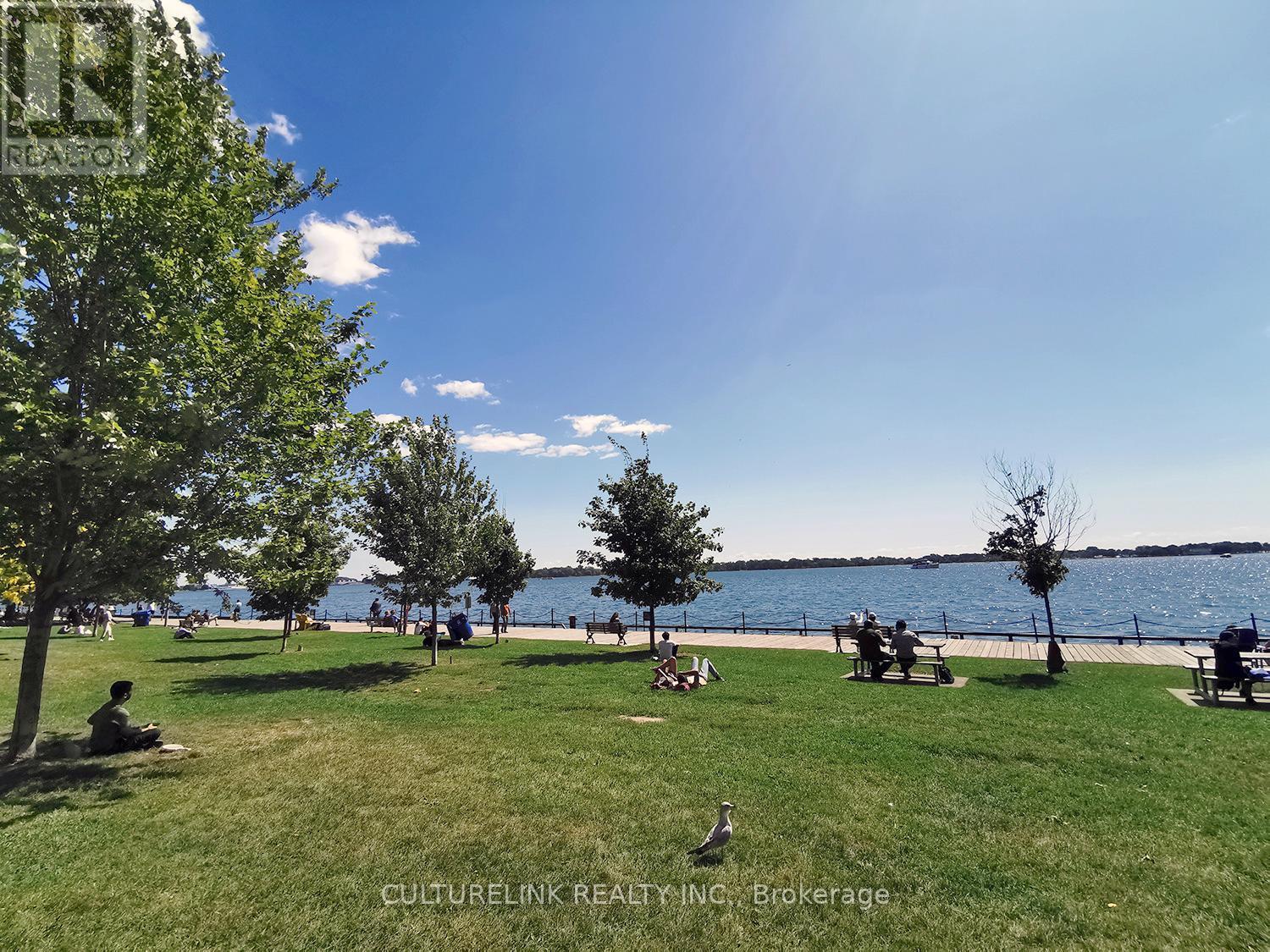 1019 - 33 Harbour Square, Toronto, Ontario  M5J 2G2 - Photo 15 - C13097098
