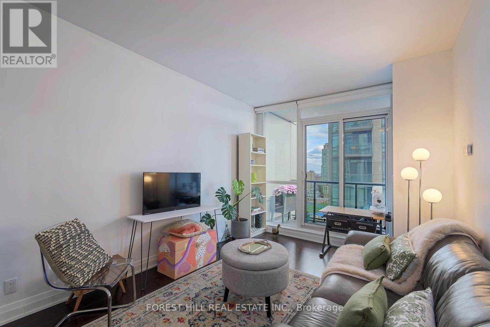 1505 - 530 St Clair Avenue W, Toronto, Ontario  M6C 0A2 - Photo 6 - C13098462