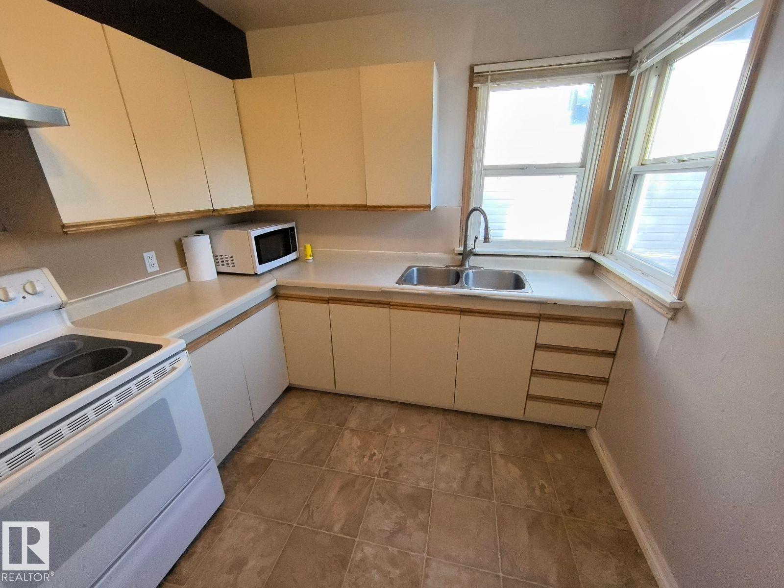 10815 68 Av Nw, Edmonton, Alberta  T6H 2B7 - Photo 6 - E4486347