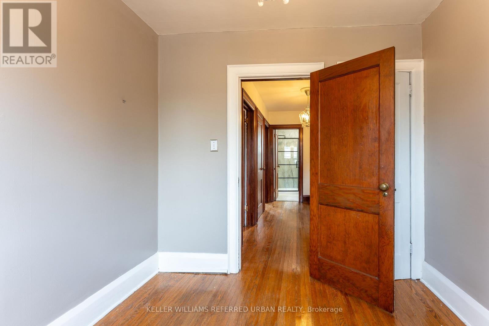 507 Donlands Avenue, Toronto, Ontario  M4J 3S4 - Photo 15 - E13098398