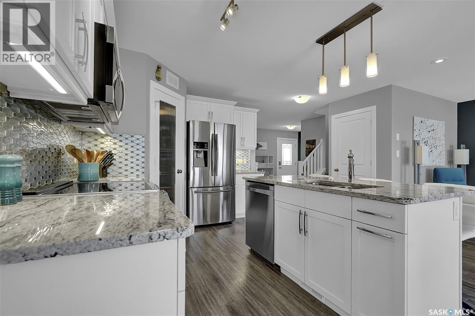 8933 Kestral Drive, Regina, Saskatchewan  S4Y 0C2 - Photo 4 - SK035169